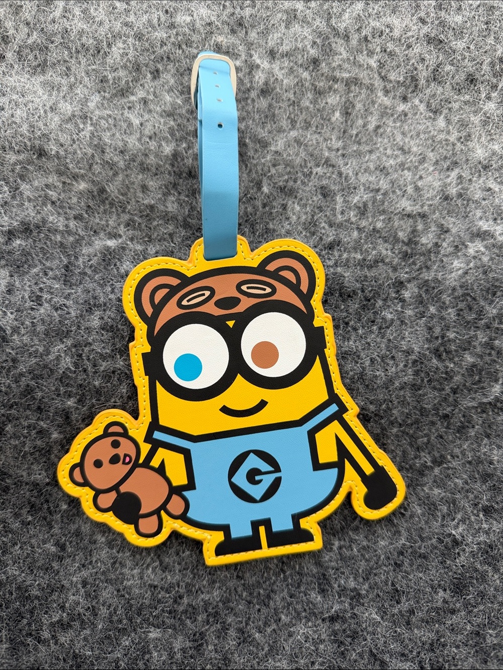 Universal Studios - Despicable Me Minion Blue & Yellow Character Luggage Tag